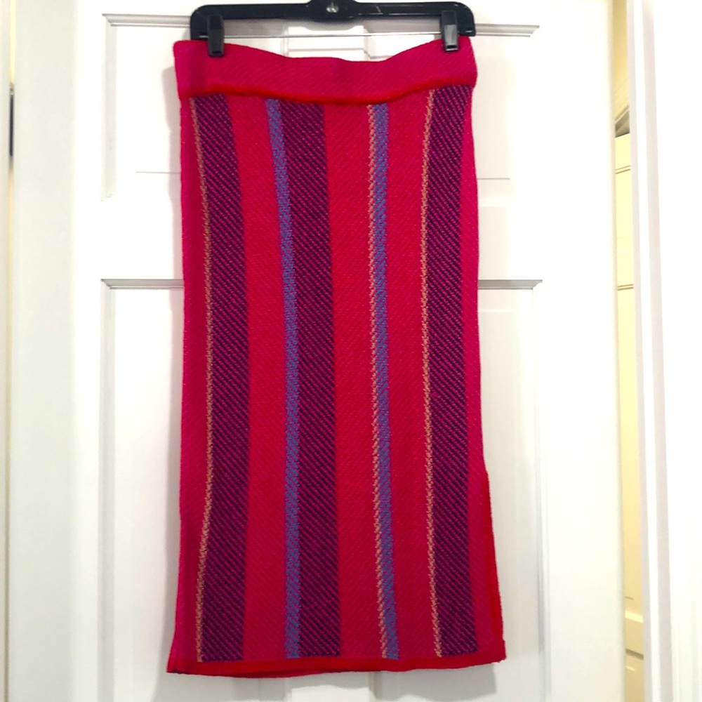 Ann Taylor pencil skirt with slit. Striped and so cute! Never worn